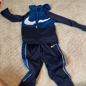 Toddler Nike track suit. Size x-small or 4t